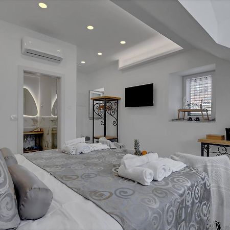 Luxury Rooms Palace B&B Makarska Esterno foto