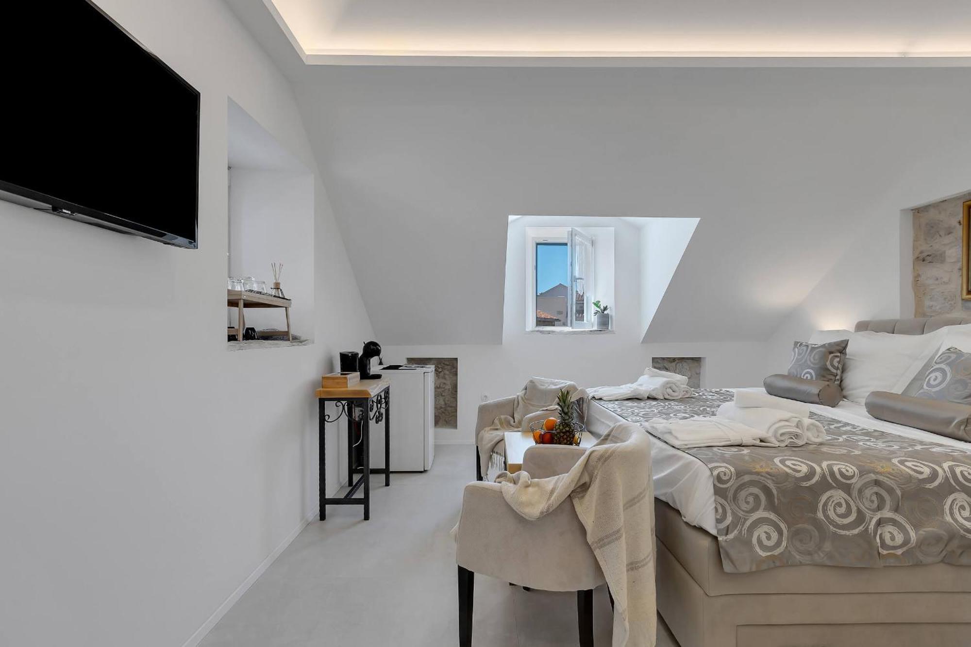 Luxury Rooms Palace B&B Makarska Esterno foto