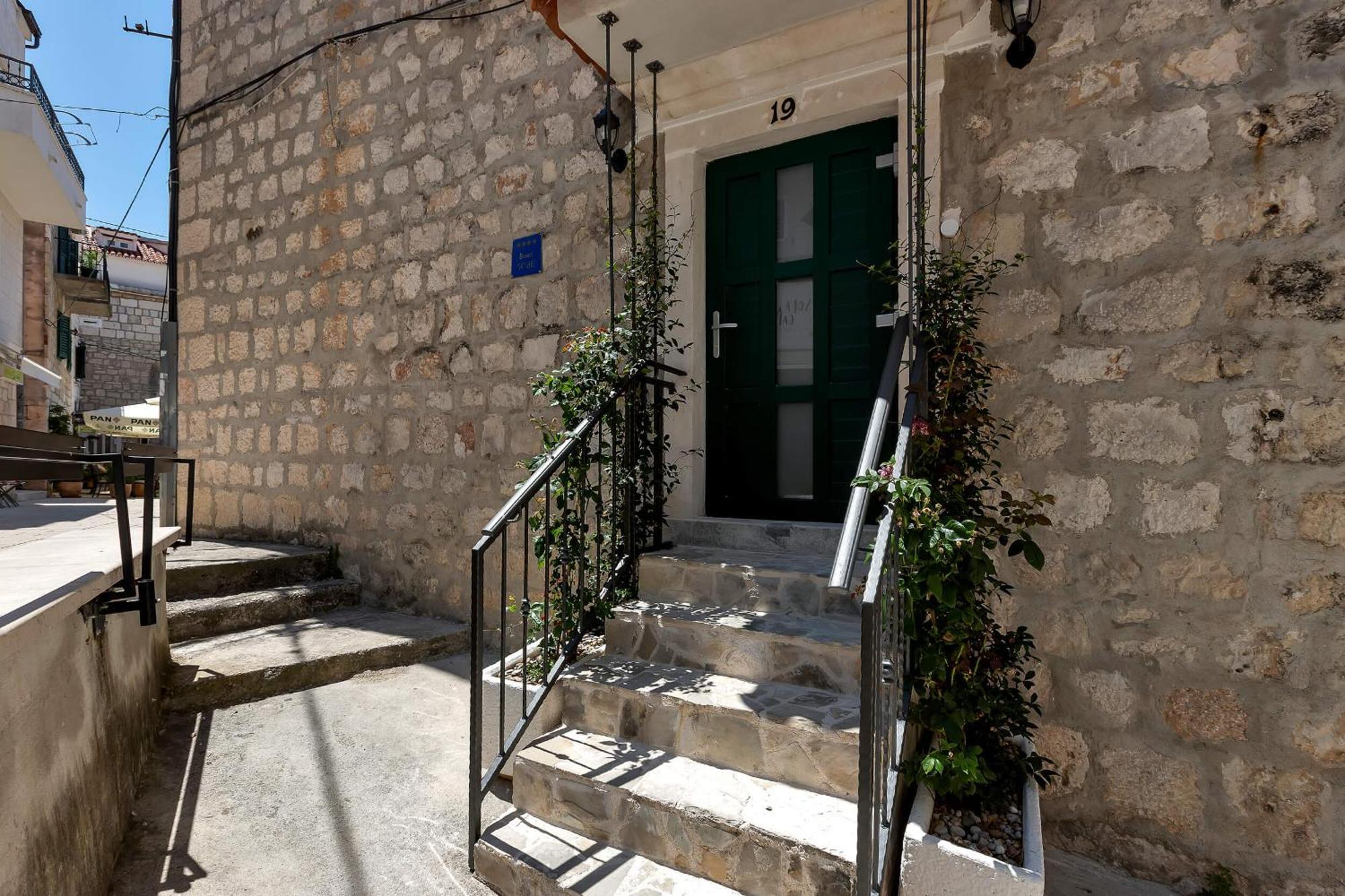 Luxury Rooms Palace B&B Makarska Esterno foto