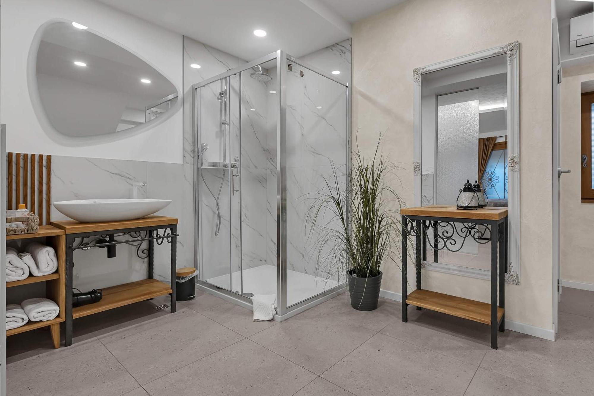 Luxury Rooms Palace B&B Makarska Esterno foto