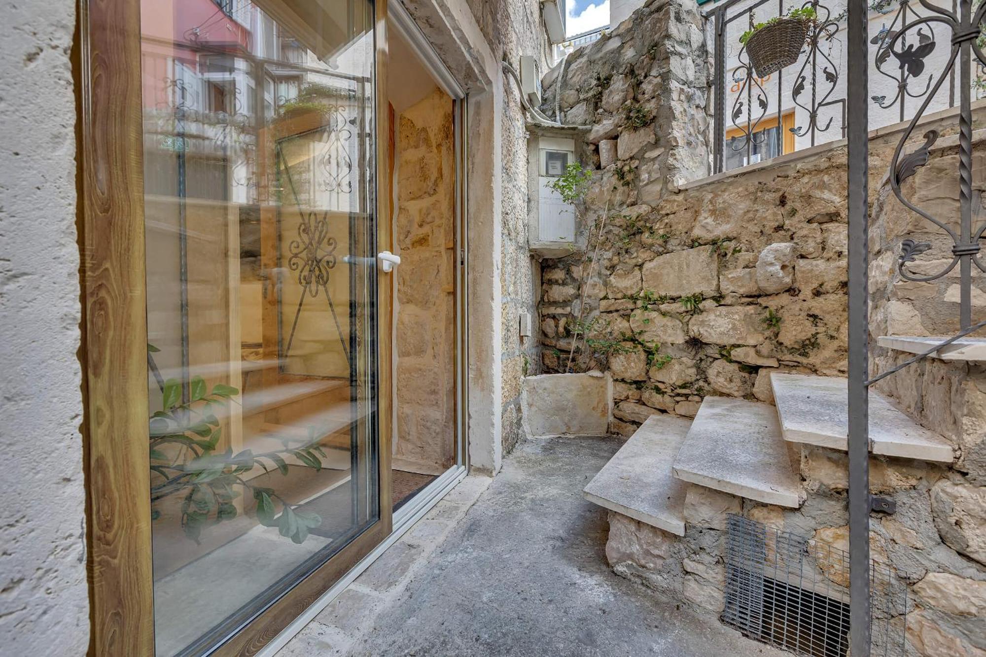 Luxury Rooms Palace B&B Makarska Esterno foto