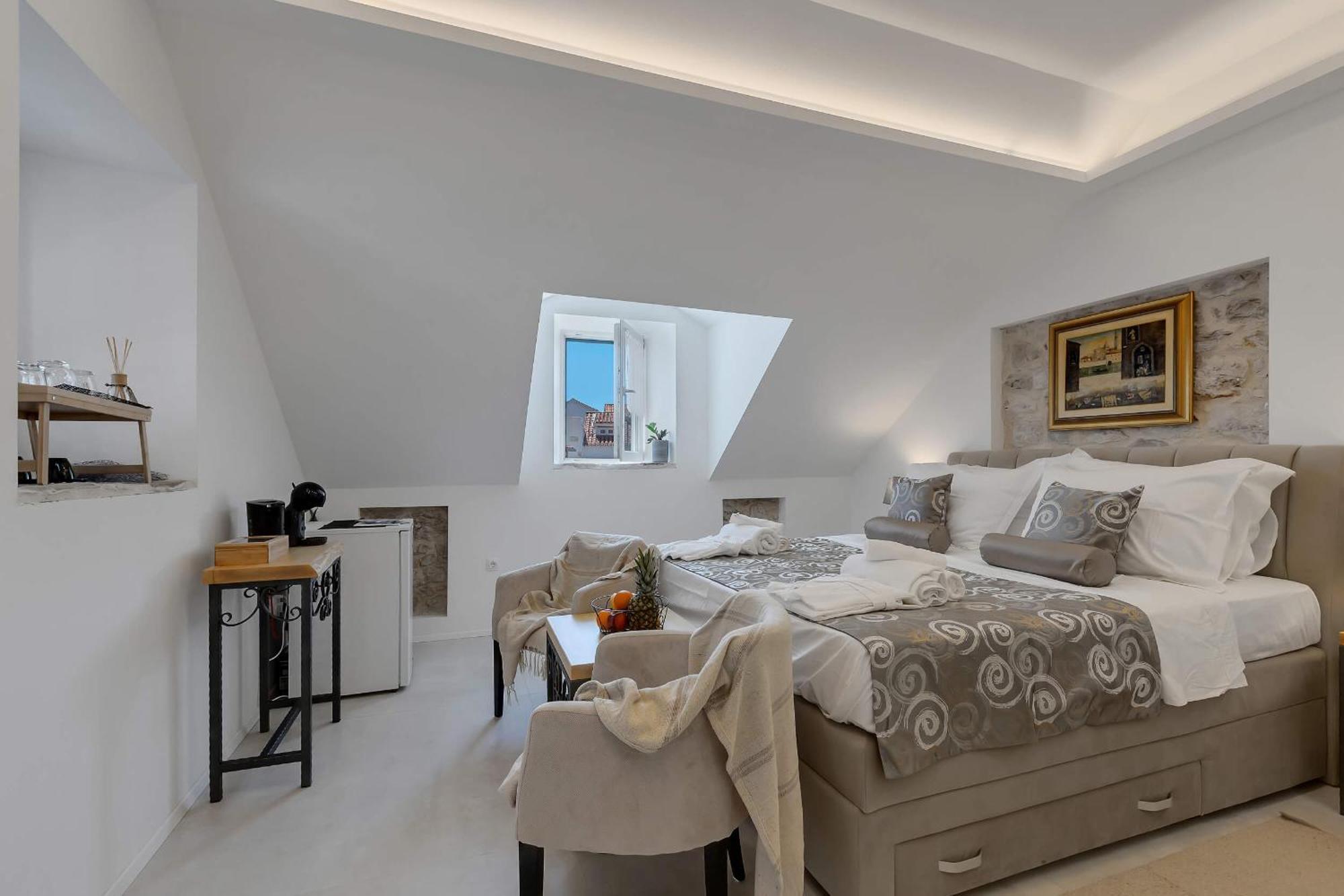 Luxury Rooms Palace B&B Makarska Esterno foto