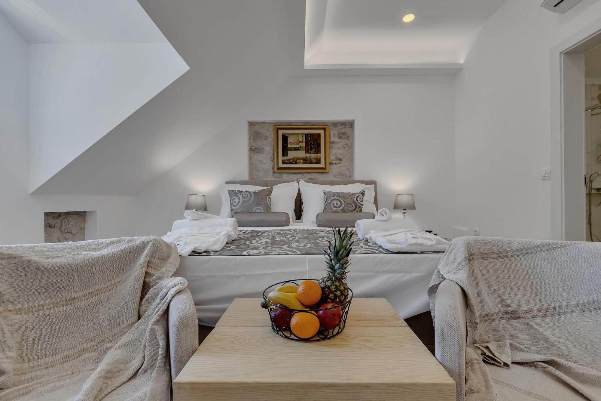 Luxury Rooms Palace B&B Makarska Esterno foto