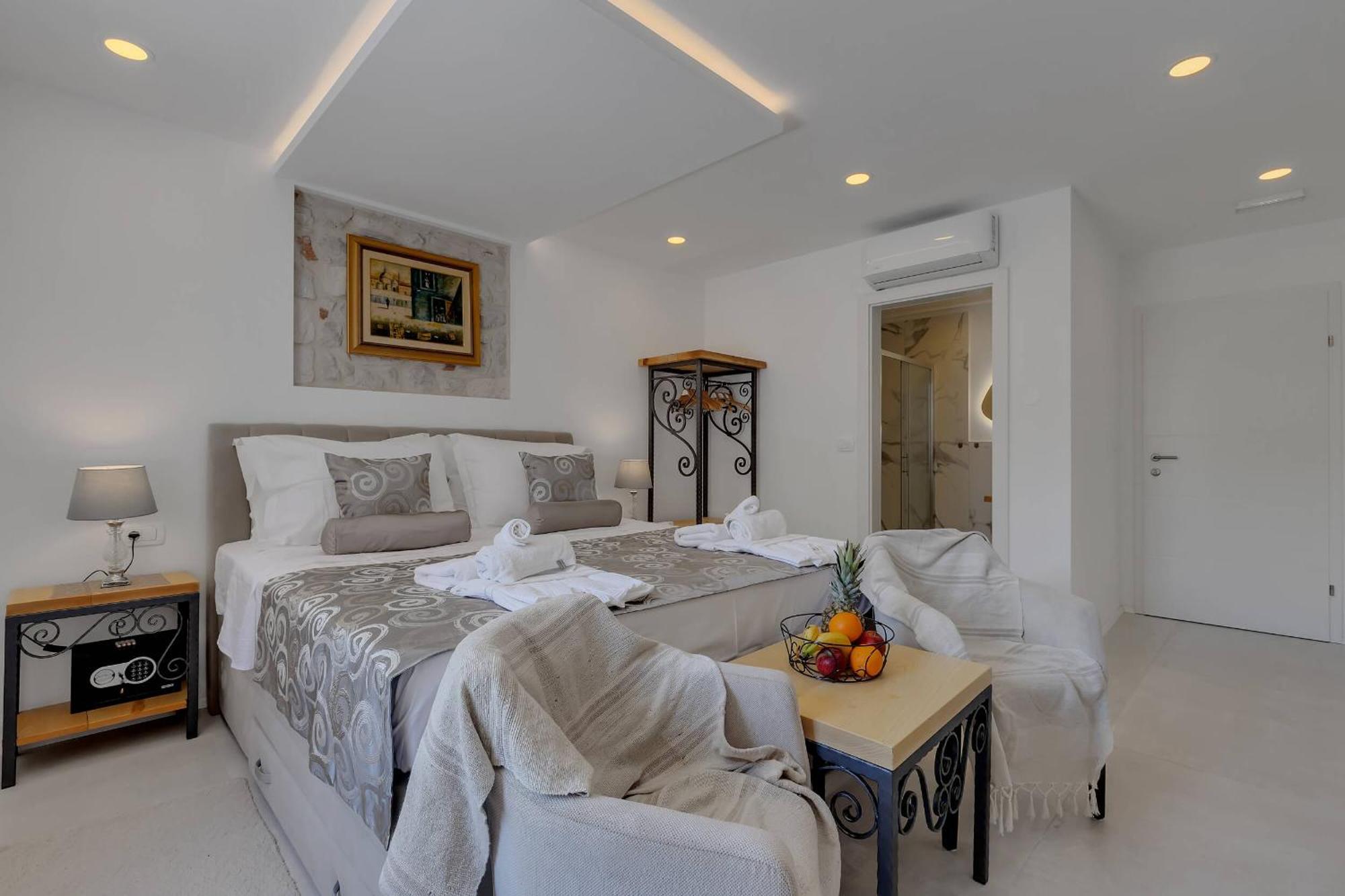 Luxury Rooms Palace B&B Makarska Esterno foto