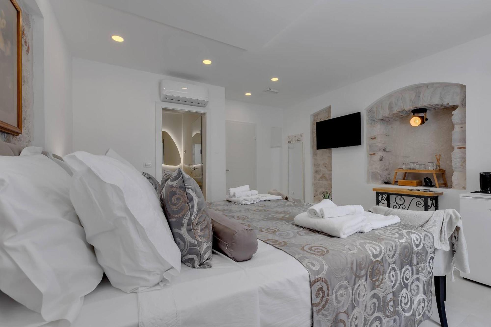 Luxury Rooms Palace B&B Makarska Esterno foto